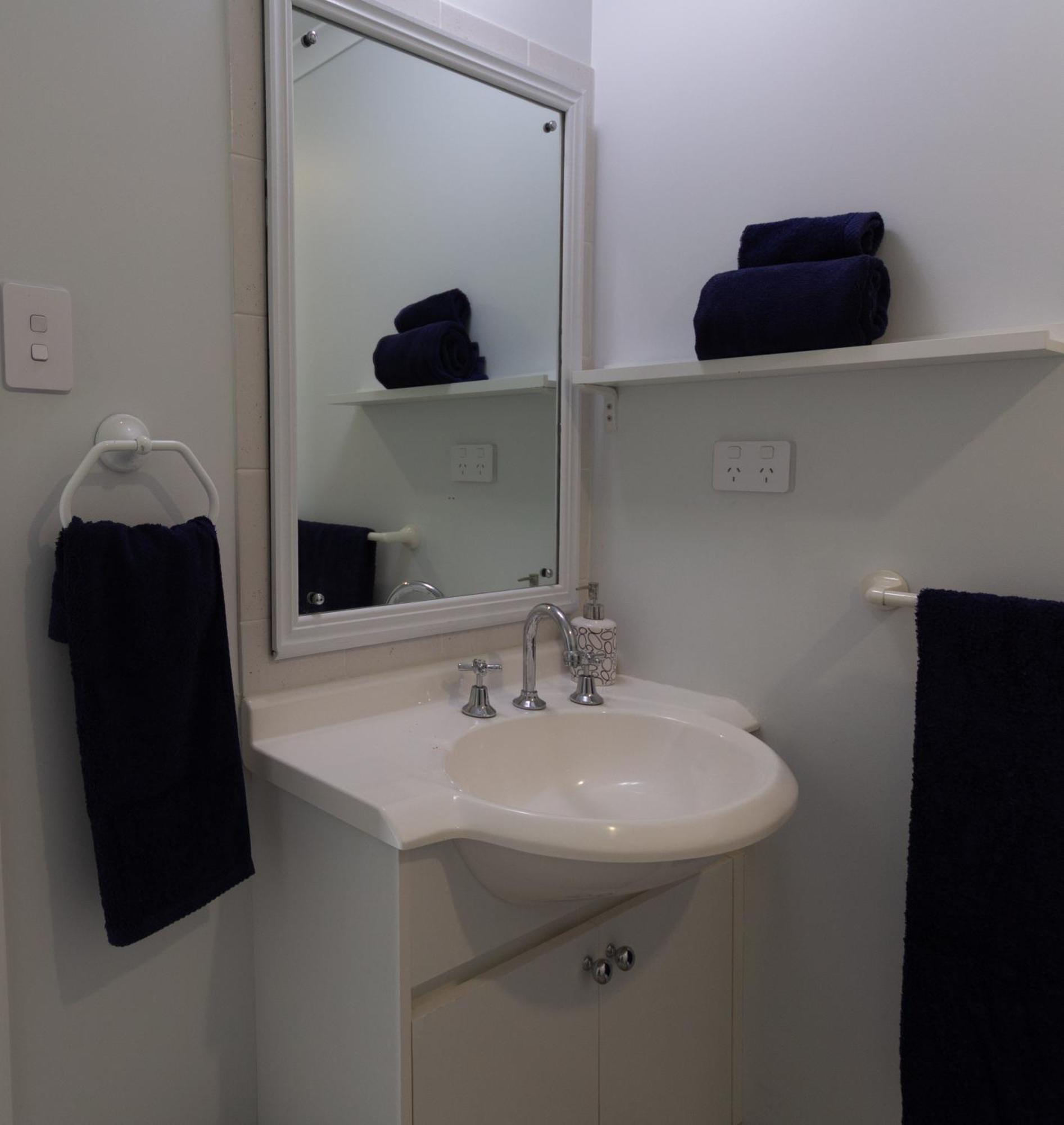 Bella Vista - Spectacular Ocean Views & Continental Breakfast Apartment Yeppoon Bagian luar foto